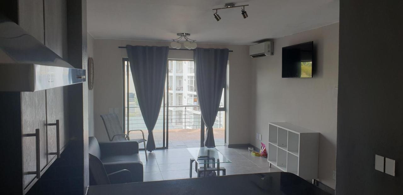 Tyger Waterfront Luxurious And Central *